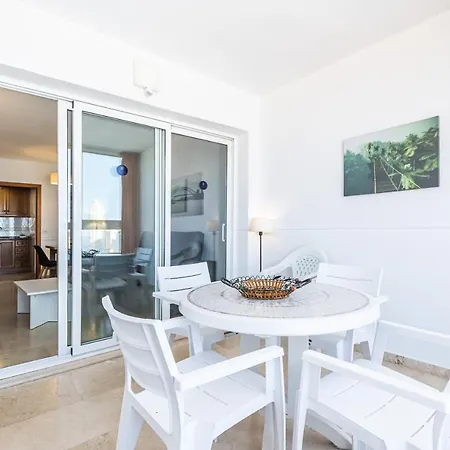 Gemelos 22 3-18-b Levante Apartman *